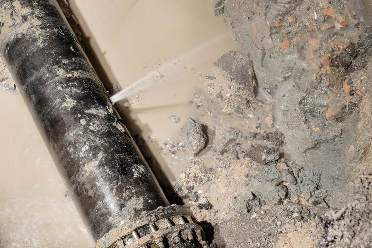 leaking pipeline