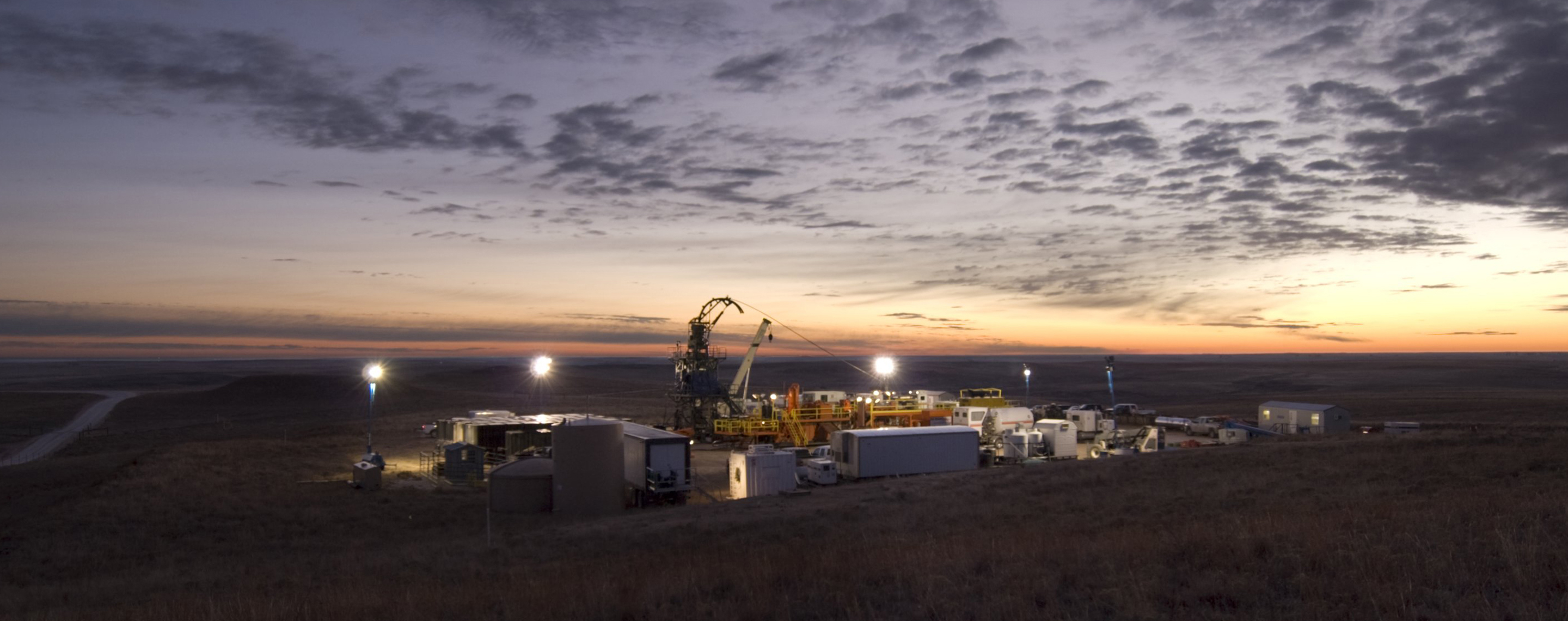 Photo of a coiled-tubing rig site.