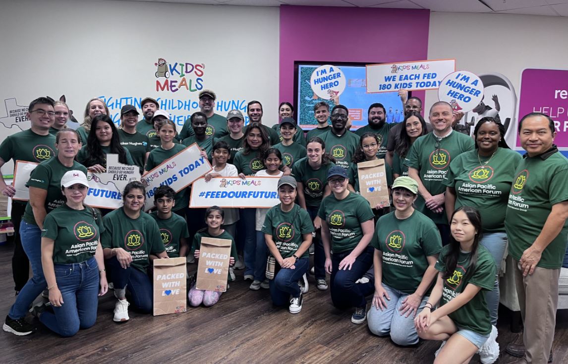 Baker Hughes employees volunteering at Kids Meals Inc. 