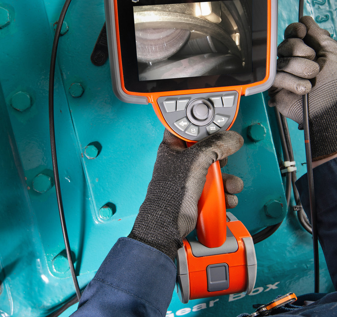 Image of Mentor Flex video borescope measuring inside a jet engine.