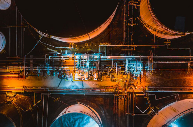 Aerial photo of a refinery.